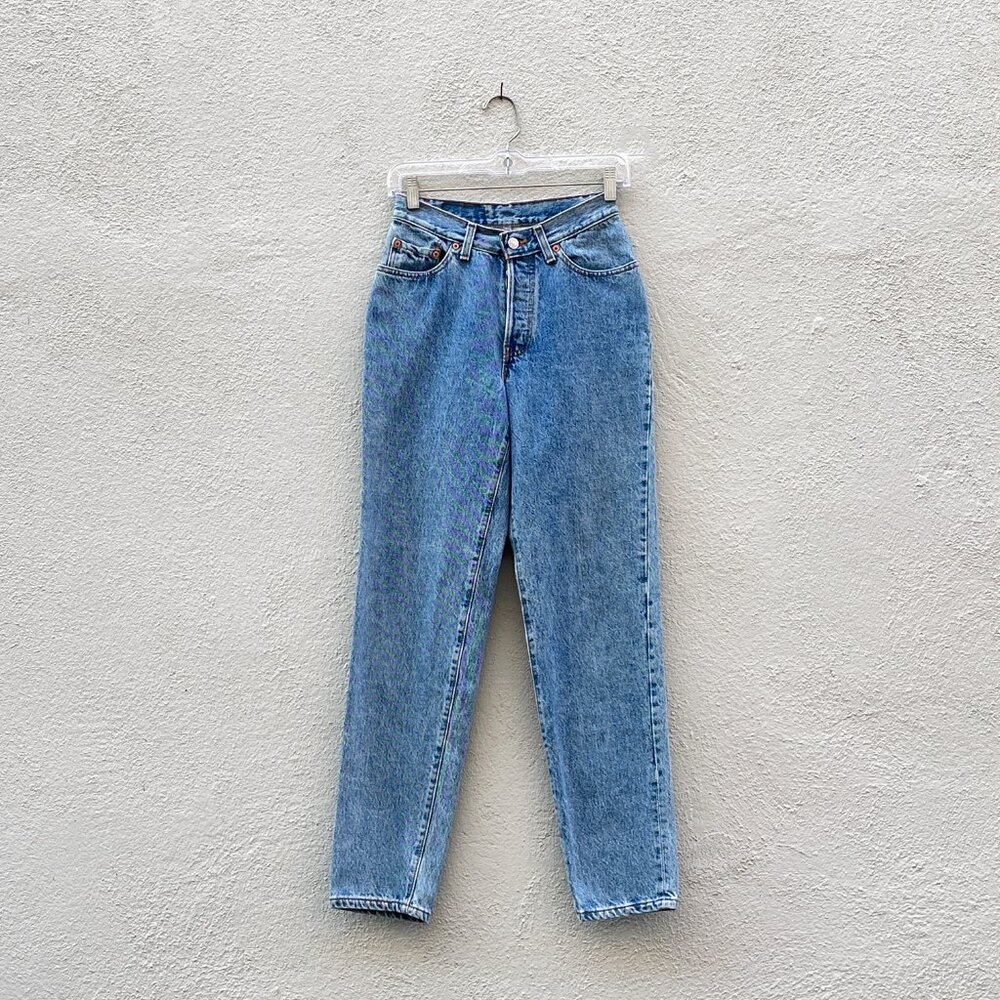 Vintage 90s Women's Levi's Blue Denim Jeans Style 13501 Made in USA 26"W